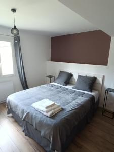 B&B / Chambres d'hotes A l'Ombre des Bois, Chambre Quadruple Confort : photos des chambres