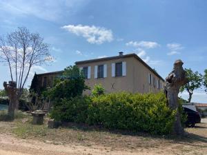 Appartements T3 bord canal du midi, piscine : photos des chambres