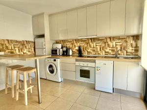 Duplex con piscina individual y vistas al mar en Torrevieja