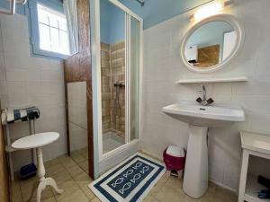 Maison calme à Saint-Pierre dOléron, proche centre et commerces, 5 km de la mer, 5 couchages, terrasses - FR-1-246A-252