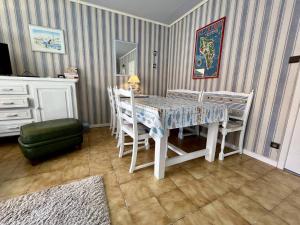 Maisons de vacances Maison calme a Saint-Pierre d'Oleron, proche centre et commerces, 5 km de la mer, 5 couchages, terrasses - FR-1-246A-252 : photos des chambres