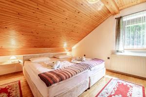 House Mavko Near Lake Cerknica - Happy Rentals