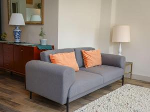 Spacious 1-bed apartment with super king or twin in central Charlbury, Cotswolds