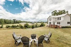 Mountain View Farmhouse in Luray, Family Friendly - Sperryville