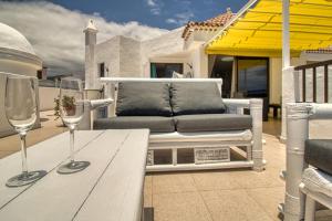Lovely 2-Bed Apartment & jacuzzi Terrace & pool