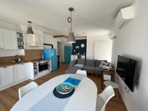 Seaview Apartment Villa Sia