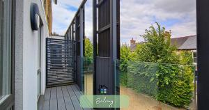 Central Apart Hotel 2BR Flats-EASY Walk to City Centre-Parking