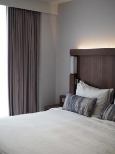 Guest Room, Standard Room room in Courtyard by Marriott London Heathrow Airport
