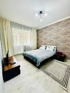 YourHouse уютная 1-комнатная квартира рядом с ТРЦ Спутник - Kamenka