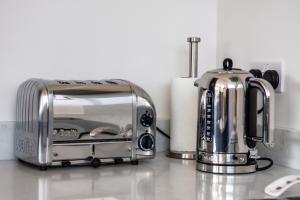 Finwood Green Farm Holiday Cottages-The Calf Shed and The Milk Parlour