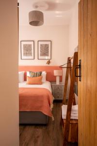 Finwood Green Farm Holiday Cottages-The Calf Shed and The Milk Parlour