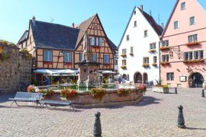 Appartements Gite Bredala situe dans les Remparts Eguisheim : photos des chambres