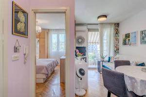 Aureola Center Apartment