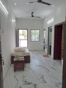 Variyar Service Apartments Unit D 2nd Floor