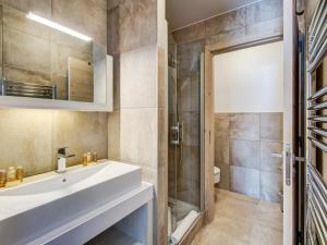 Appartement spacieux 3 chambres centre Courchevel, parking inclus - FR-1-562-34