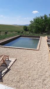 Chambre à la ferme au milieu des lavandes