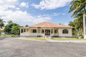 Lovely 1-Bed in Montego Bay-Rose View Apartment