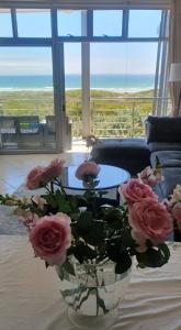 Beachfront 3-bedroom with Robben Island views