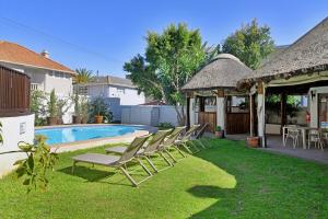 Modern Sea Point Oasis Garden, Pool & Gym Access