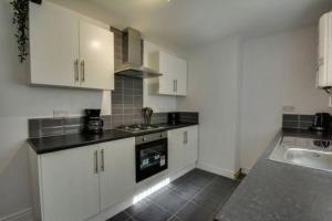 Antonio str Liverpool 6 beds