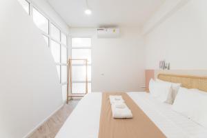 Evergreen apartment by Beginning with, 3BR in heart of Nimman