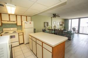 ROYAL GARDEN RESORT 1003 condo