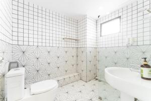 Craft studio apartment by Beginning with,3BR​ in heart of Nimman