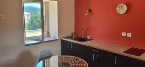 Maisonnette en pierre rénovée - Saint-Basile