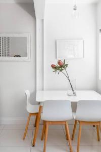 Sea Point Oasis 250m to Ocean, Sunsets & Promenade