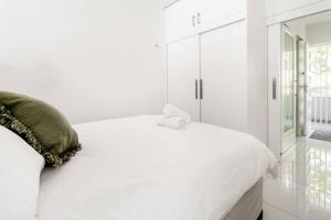 Sea Point Oasis 250m to Ocean, Sunsets & Promenade