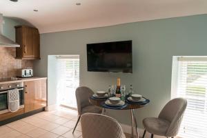 Cottage Lawn Apartment