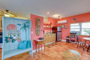 Walk to Indian Rocks Beach - Vibrant Condo