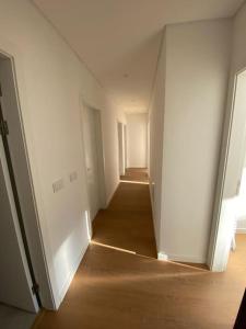 Carcavelos Beach 5 Bedrooms Serviced Apartment