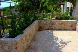 A stone house Pojata