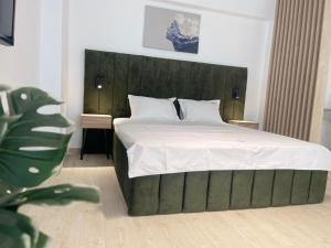 L&C Platinum Property