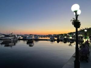 Beachfront Studio Apartment in Marina Dinevi