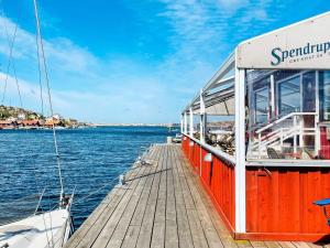 3 person holiday home in RÖNNÄNG-By Traum