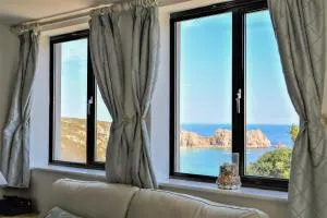 Beachcomber - Porthcurno