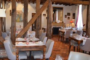 Hotels Logis Hotel Auberge du Cheval Blanc : photos des chambres
