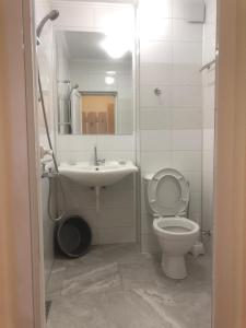 Triple Room with Balcony room in Borko Guest House