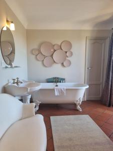 Hotels Ermitage de l'Oasis & Spa - Cannes Mandelieu : photos des chambres