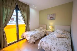 Soleado apartamento Alegria con piscina