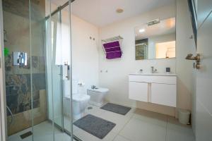 Soleado apartamento Alegria con piscina