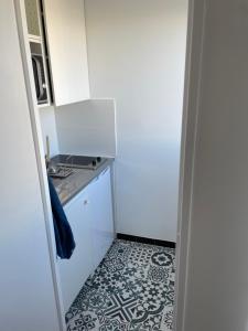 Studio pour 2 personnes avec Balcon Metro Marcel Sambat