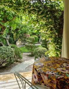 Hotels Hotel Sous les Figuiers : photos des chambres