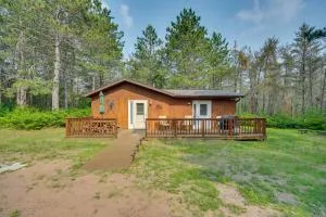 Woodland Cabin with Fishing, ATV and Snowmobile Trails - Lake Nebagamon