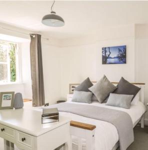 Roses Cottage cosy countryside home with open fire and mountain views near Scafell