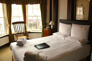 Brook Red Lion Hotel