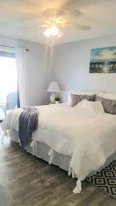 Coastal Waters 213 2Nd Floor Condo With Ocean Views From Your Balcony