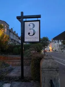 OYO No 3 - Temple Cloud